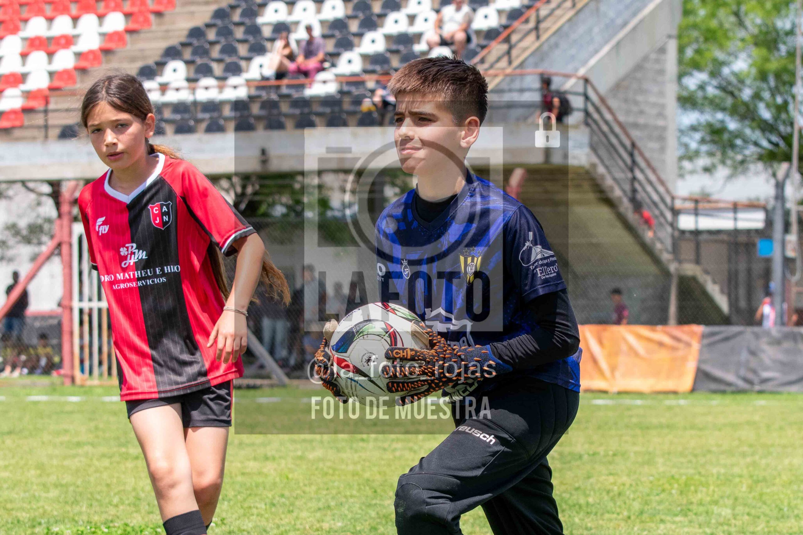 Fotografía 2014-NEW-HURA-41-scaled de NEWBERY - HURACAN / 2014